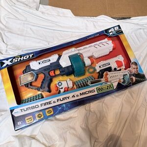 Turbo Fire & Fury 4 Pack - White and Blue Blasters